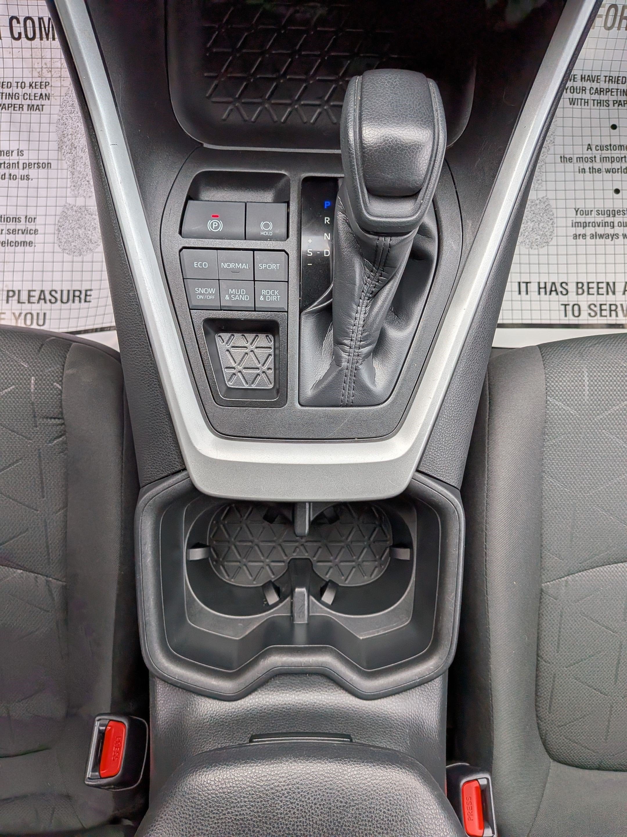 2023 Toyota RAV4 XLE w/ Convenience & Cold Weather Pkg