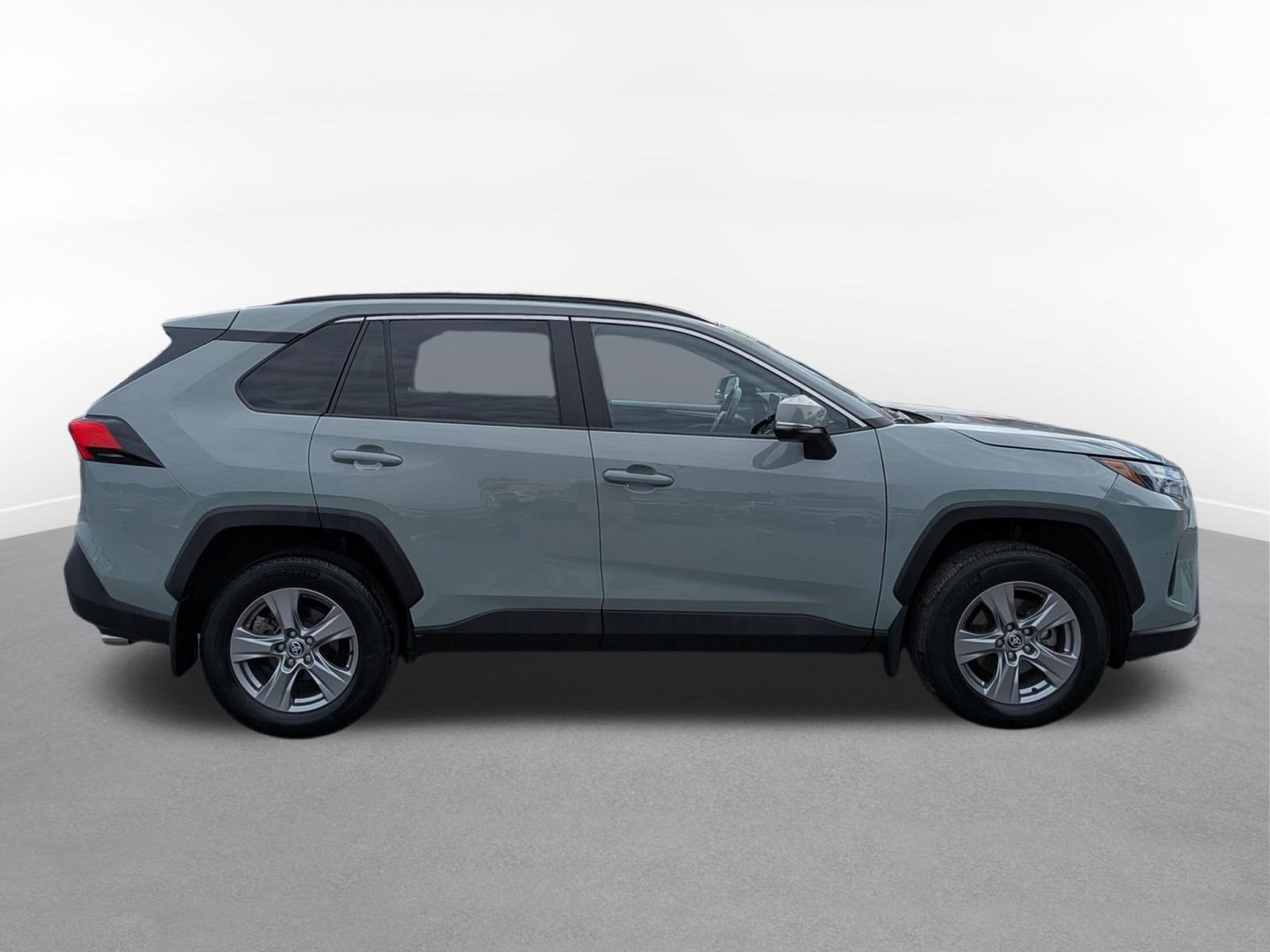 2023 Toyota RAV4 XLE w/ Convenience & Cold Weather Pkg