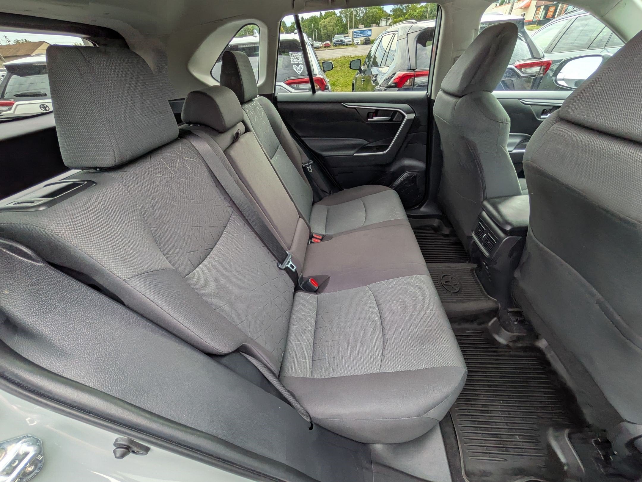 2023 Toyota RAV4 XLE w/ Convenience & Cold Weather Pkg