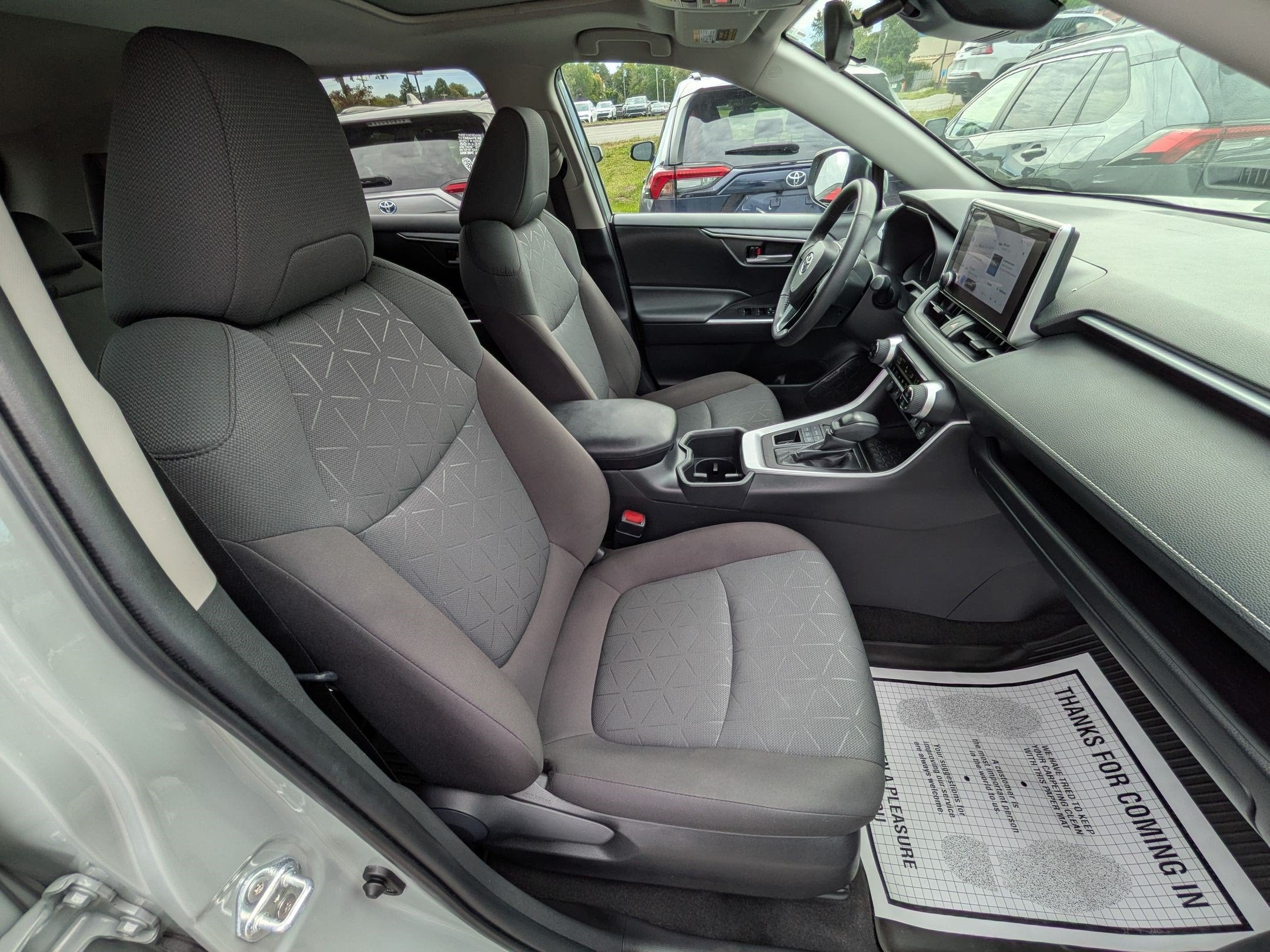 2023 Toyota RAV4 XLE w/ Convenience & Cold Weather Pkg