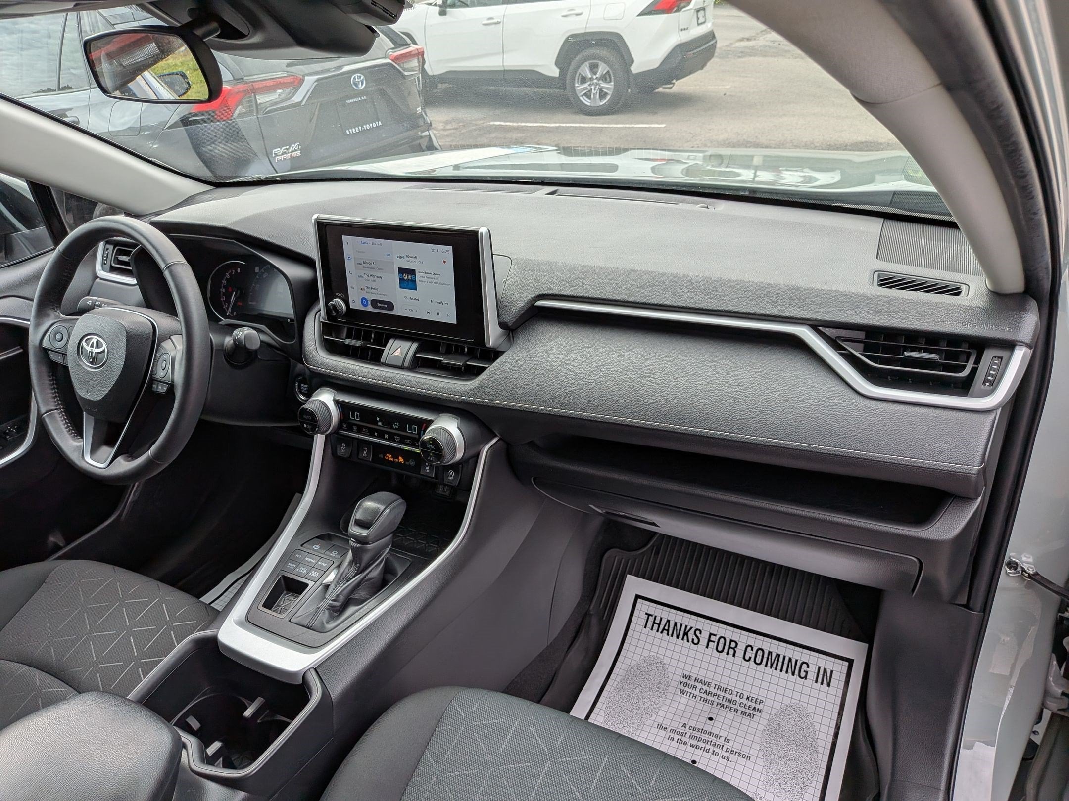 2023 Toyota RAV4 XLE w/ Convenience & Cold Weather Pkg