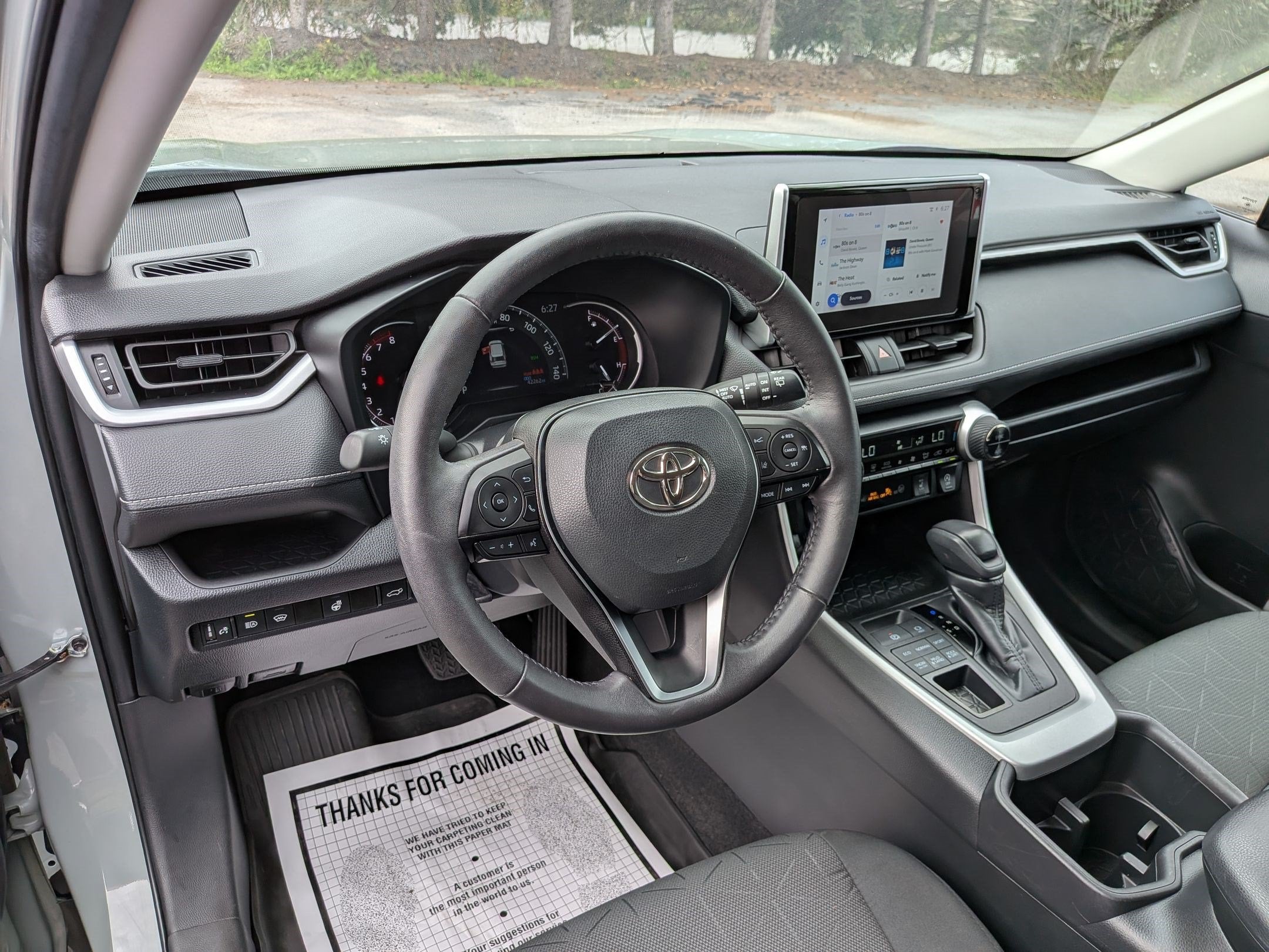 2023 Toyota RAV4 XLE w/ Convenience & Cold Weather Pkg