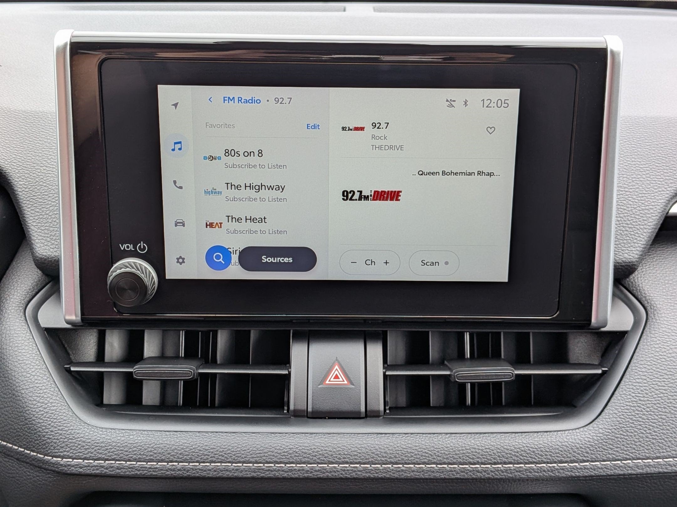2023 Toyota RAV4 XLE w/ Convenience & Cold Weather Pkg