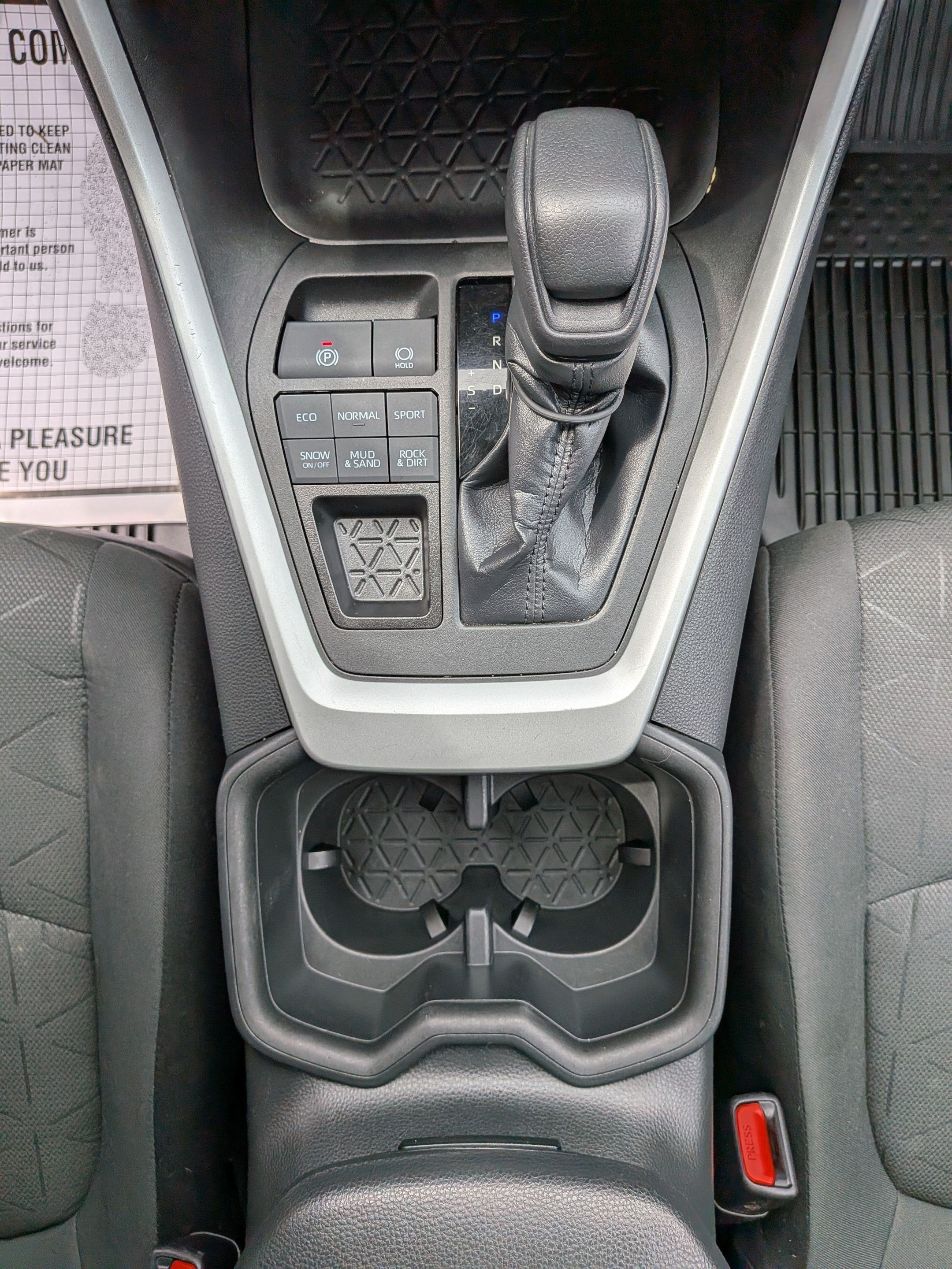 2023 Toyota RAV4 XLE w/ Convenience & Cold Weather Pkg