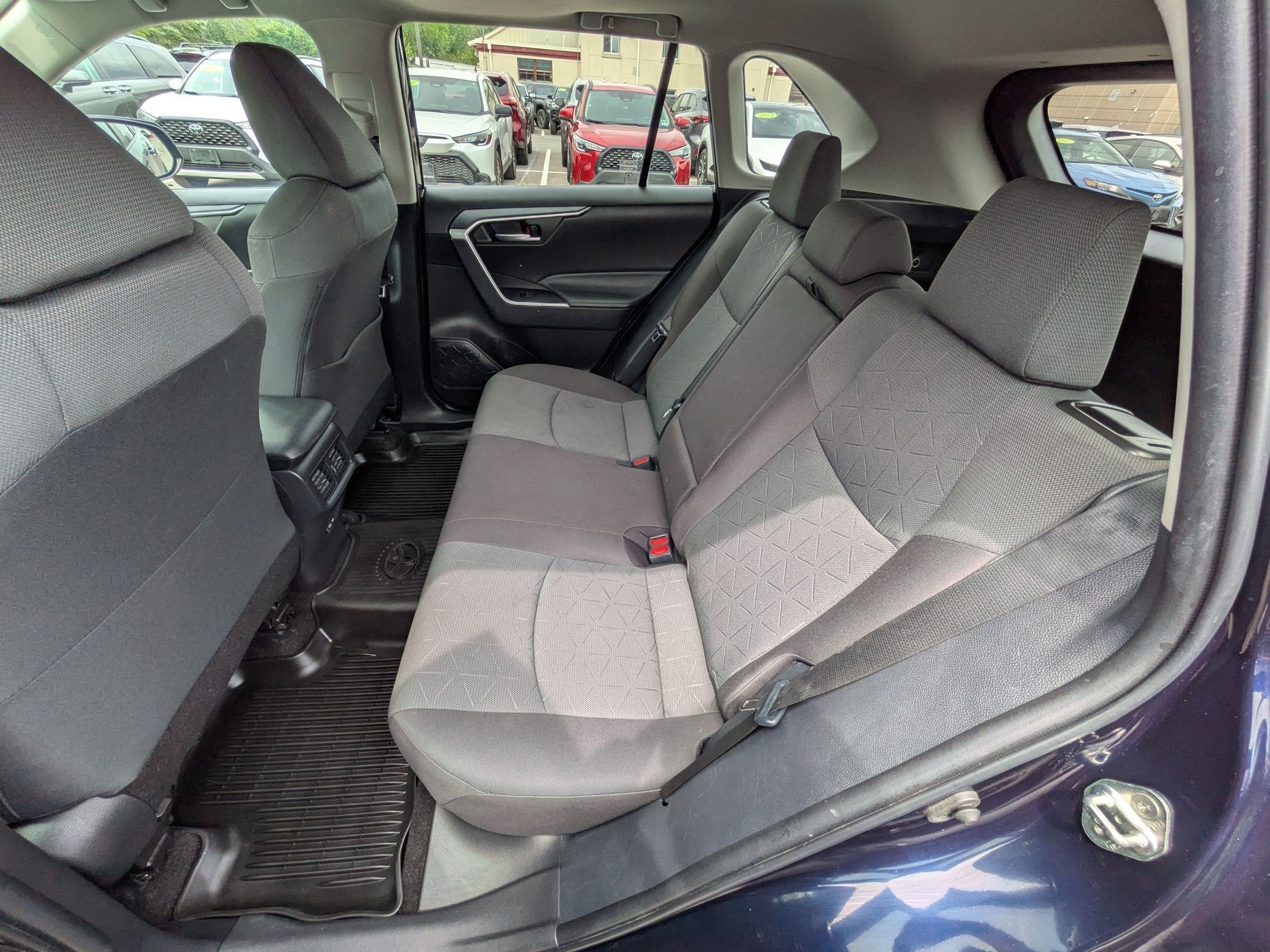 2023 Toyota RAV4 XLE w/ Convenience & Cold Weather Pkg