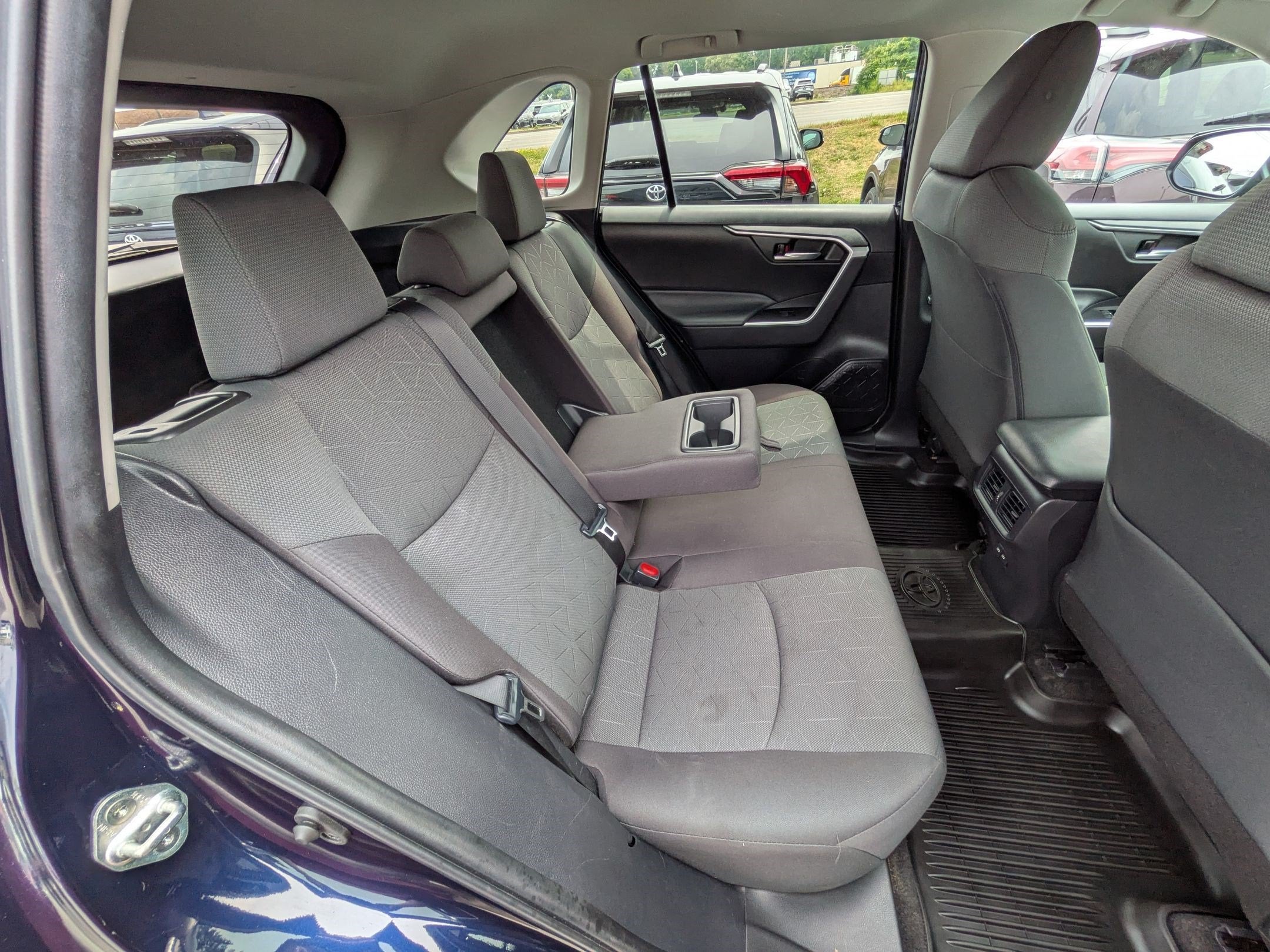 2023 Toyota RAV4 XLE w/ Convenience & Cold Weather Pkg