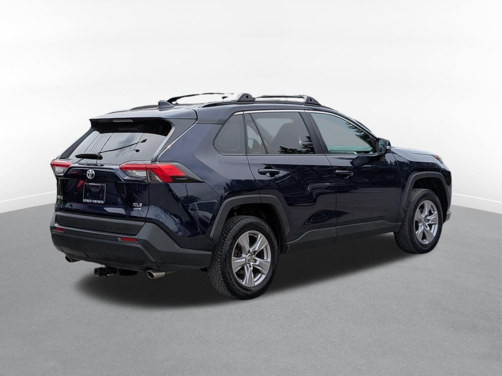 2023 Toyota RAV4 XLE w/ Convenience & Cold Weather Pkg