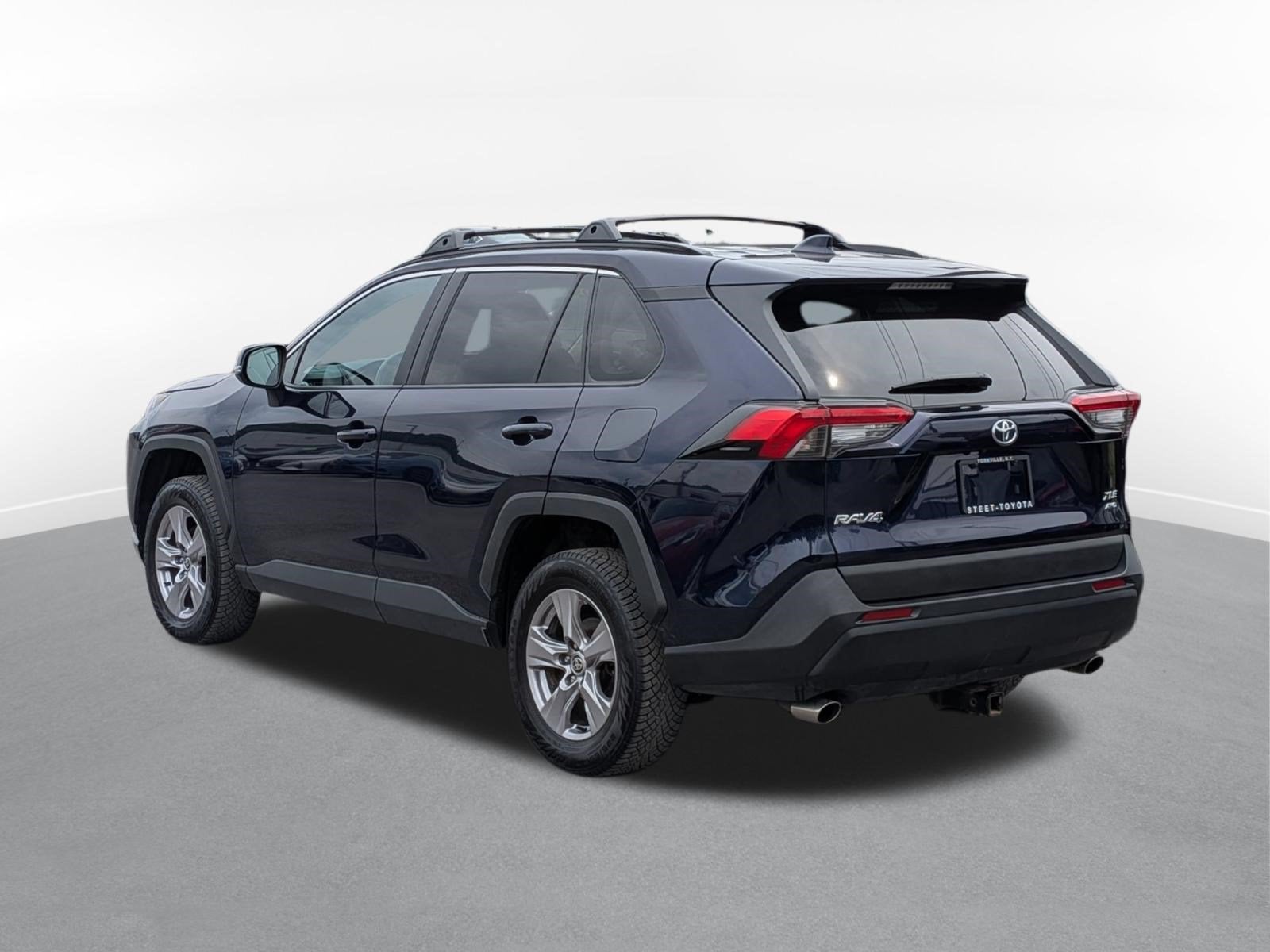 2023 Toyota RAV4 XLE w/ Convenience & Cold Weather Pkg