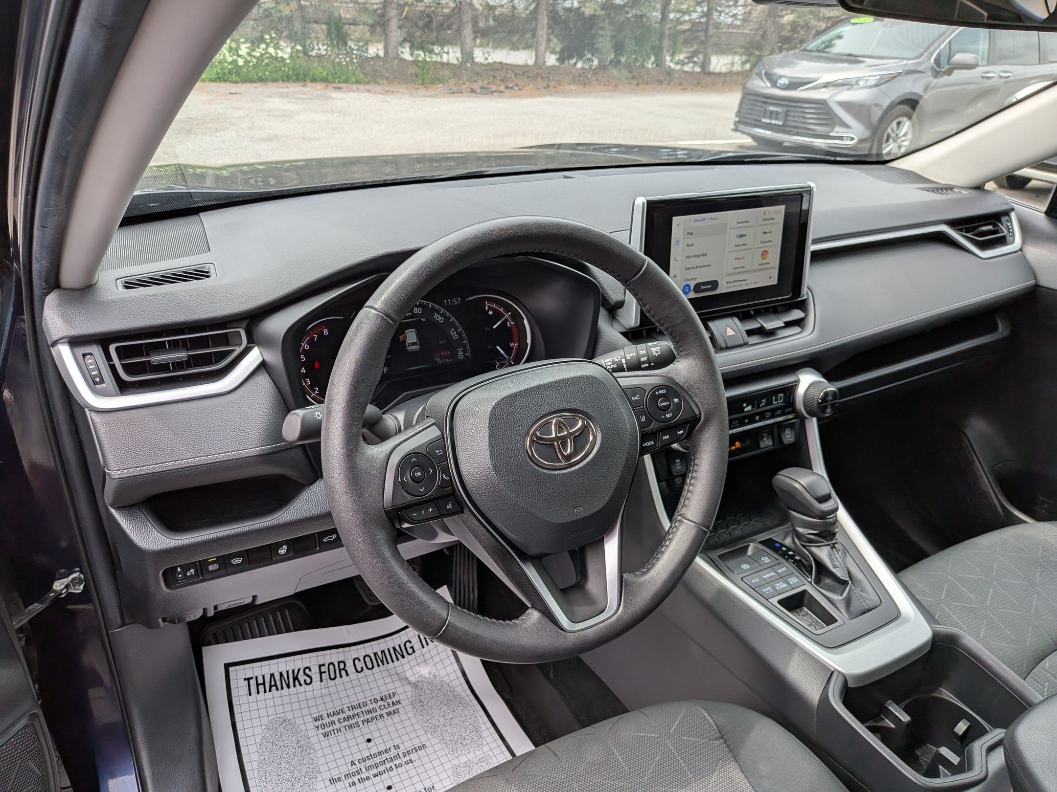 2023 Toyota RAV4 XLE w/ Convenience & Cold Weather Pkg