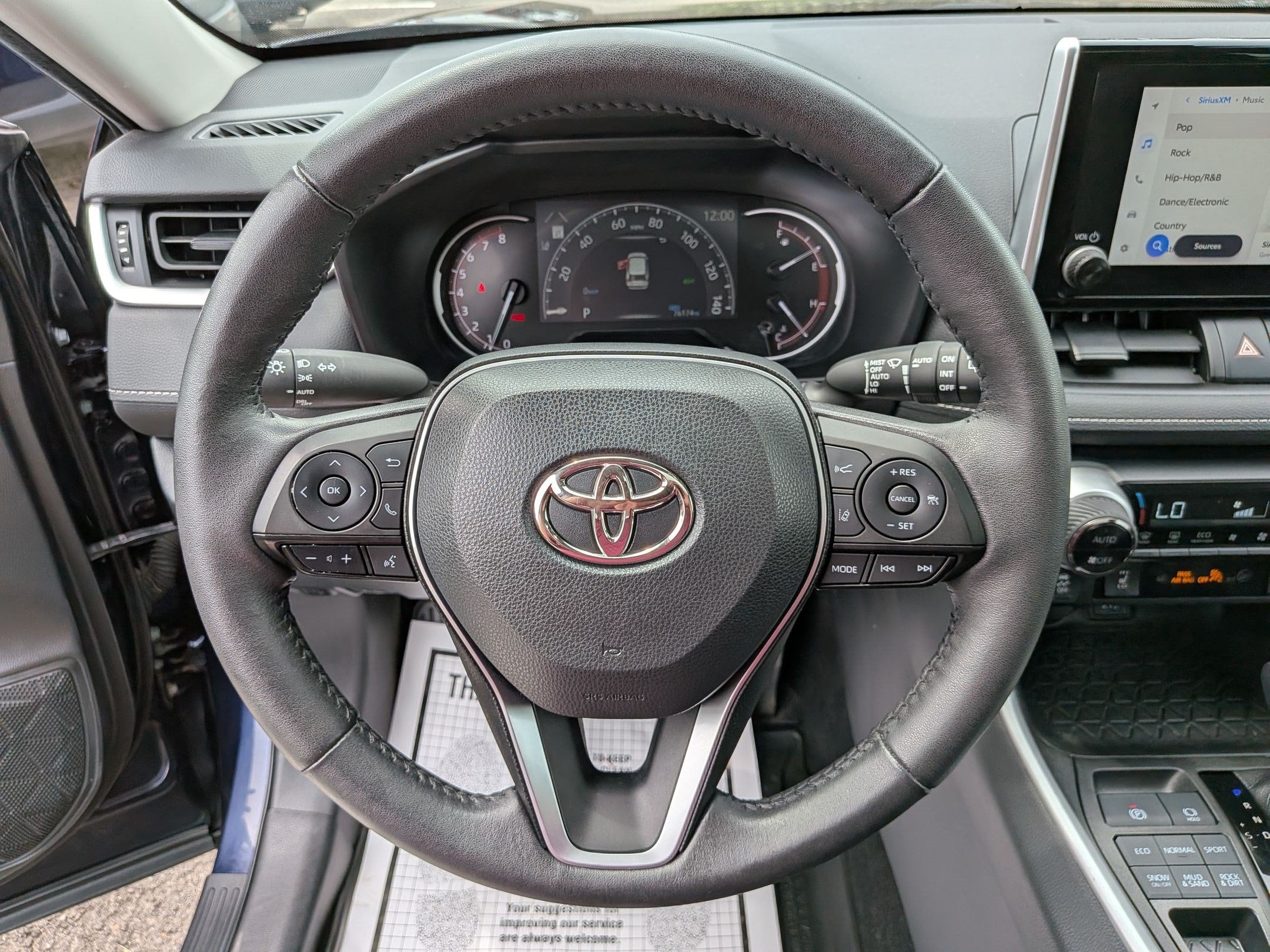 2023 Toyota RAV4 XLE w/ Convenience & Cold Weather Pkg