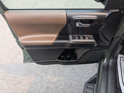 2022 Toyota Tacoma Limited V6