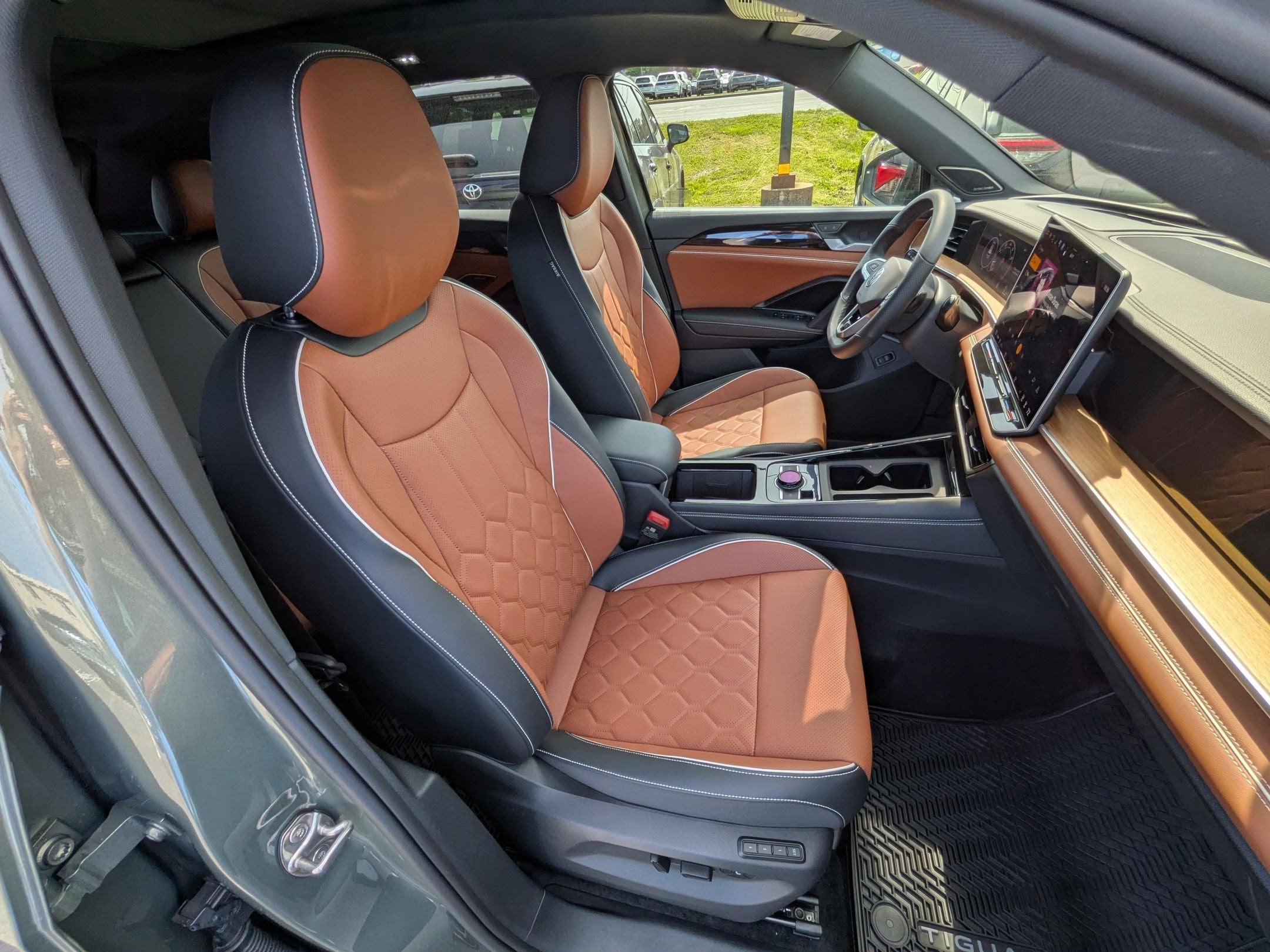 2026 Volkswagen Tiguan 2.0T SEL R-Line Turbo