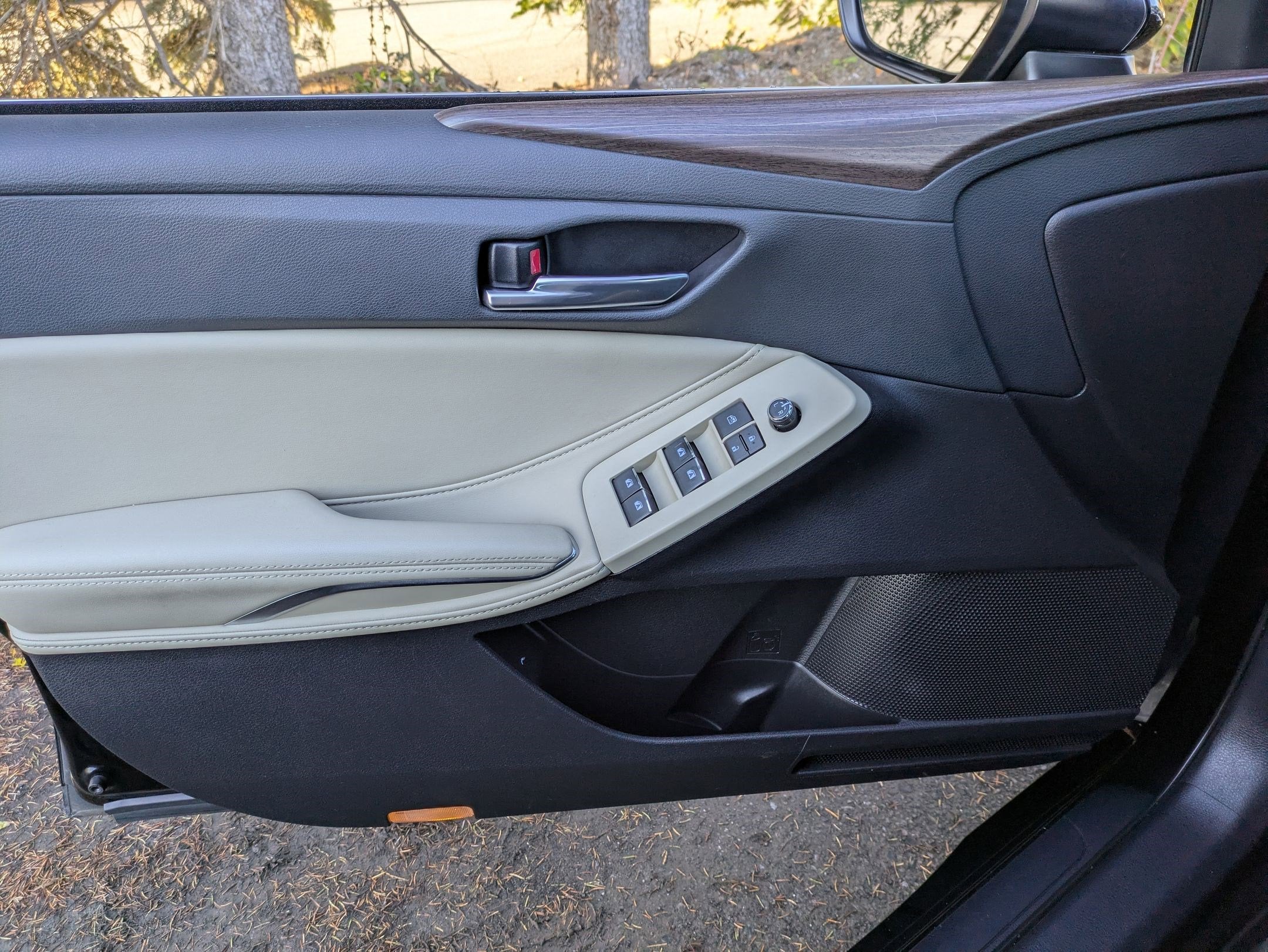 2021 Toyota Avalon Hybrid XLE Plus