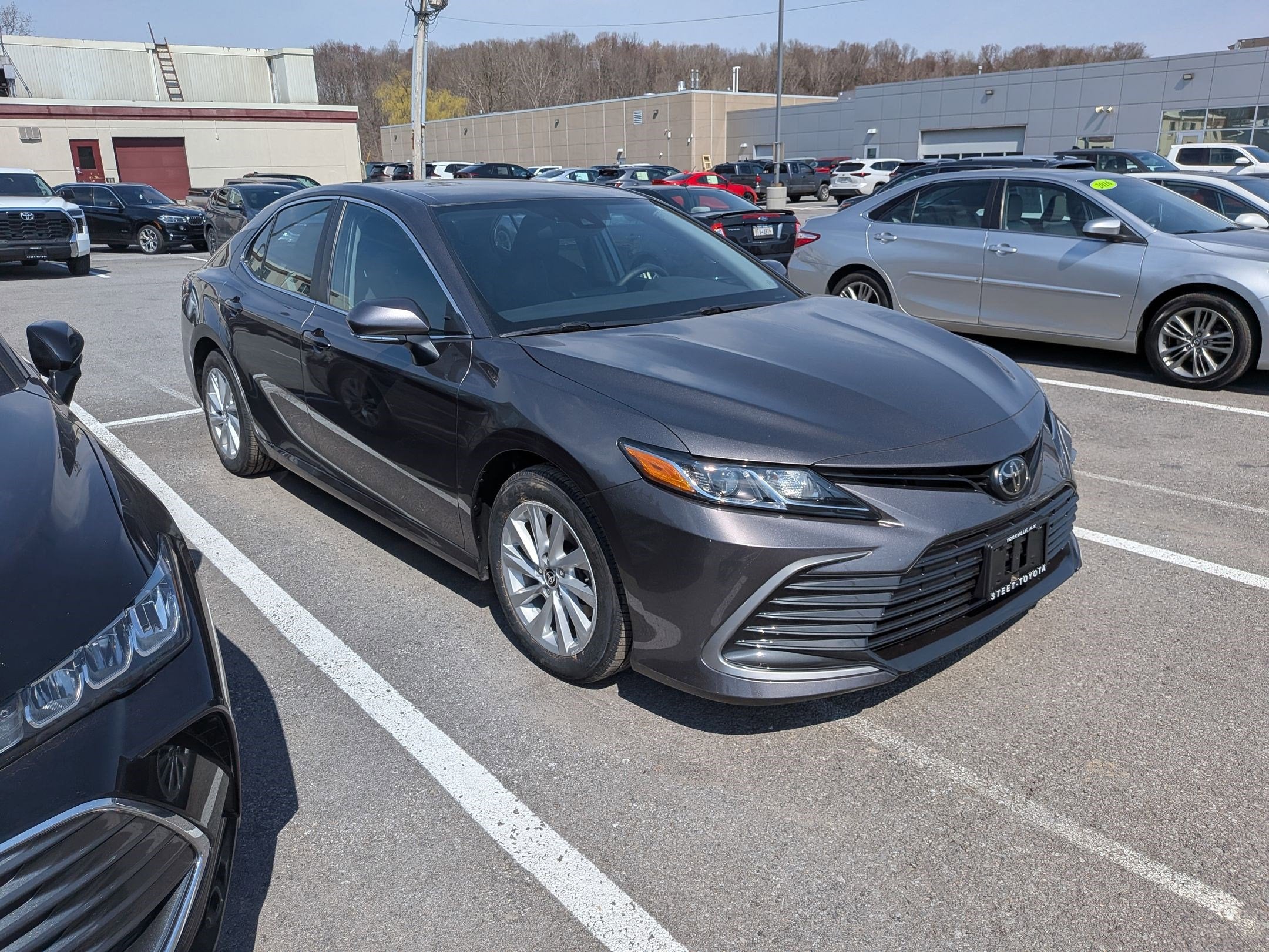 2022 Toyota Camry LE w/ Cold Weather Pkg