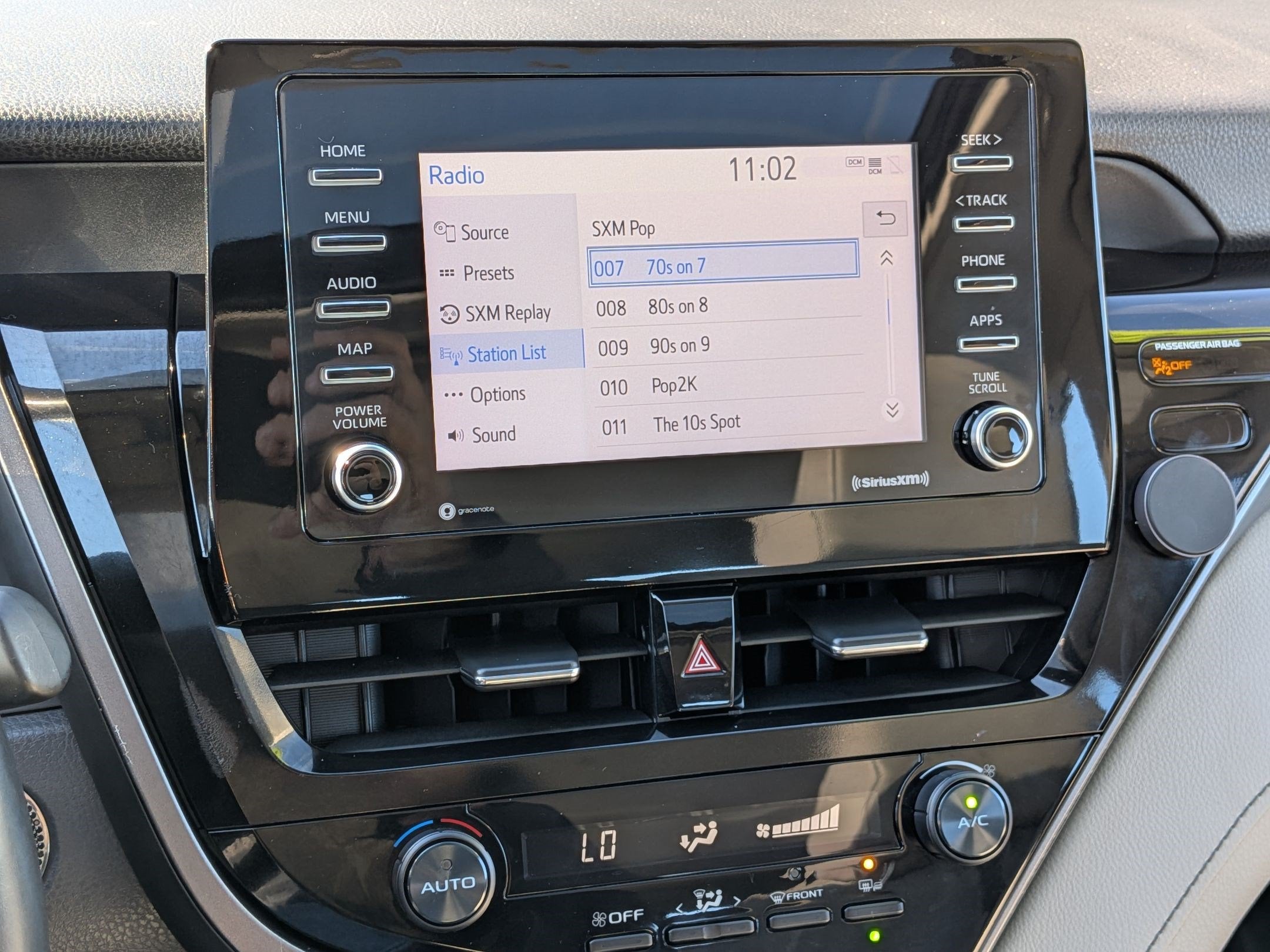 2021 Toyota Camry SE w/ Convenience & Cold Weather Pkg