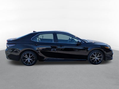 2021 Toyota Camry SE w/ Convenience & Cold Weather Pkg