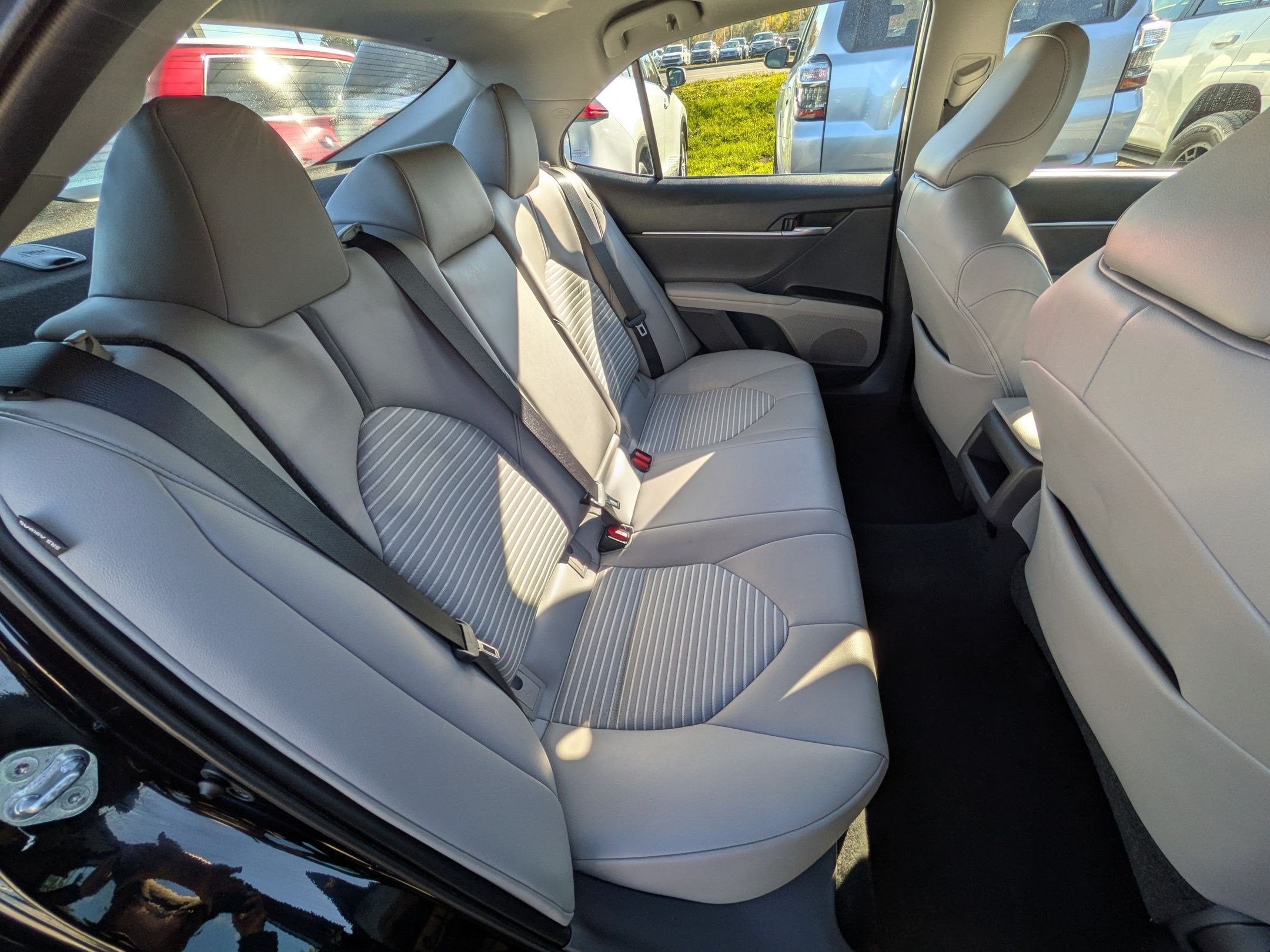 2021 Toyota Camry SE w/ Convenience & Cold Weather Pkg