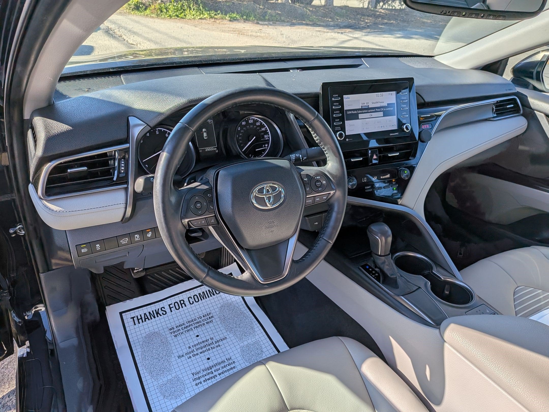 2021 Toyota Camry SE w/ Convenience & Cold Weather Pkg