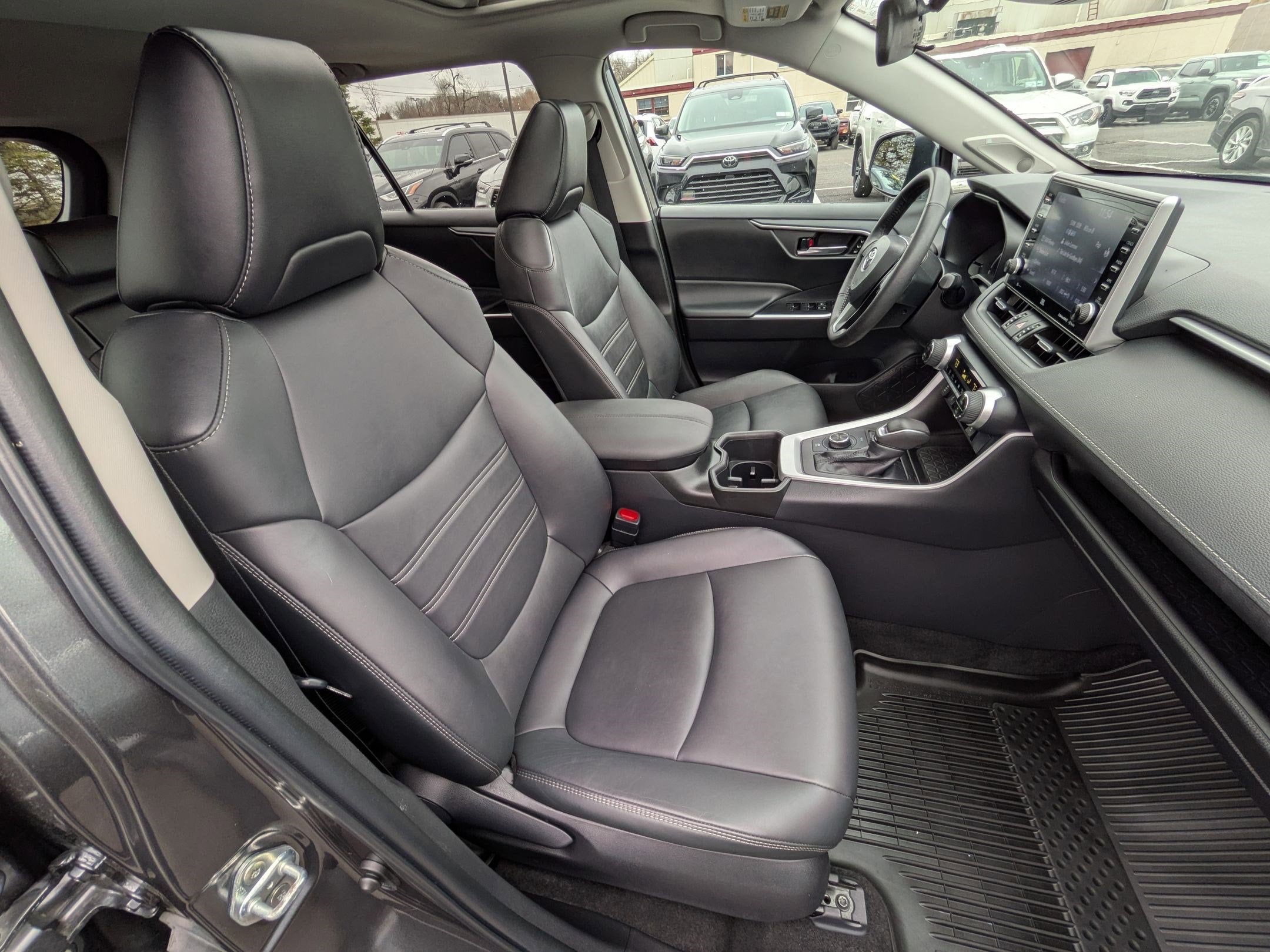 2022 Toyota RAV4 Hybrid XLE Premium w/ Premium Weather Pkg