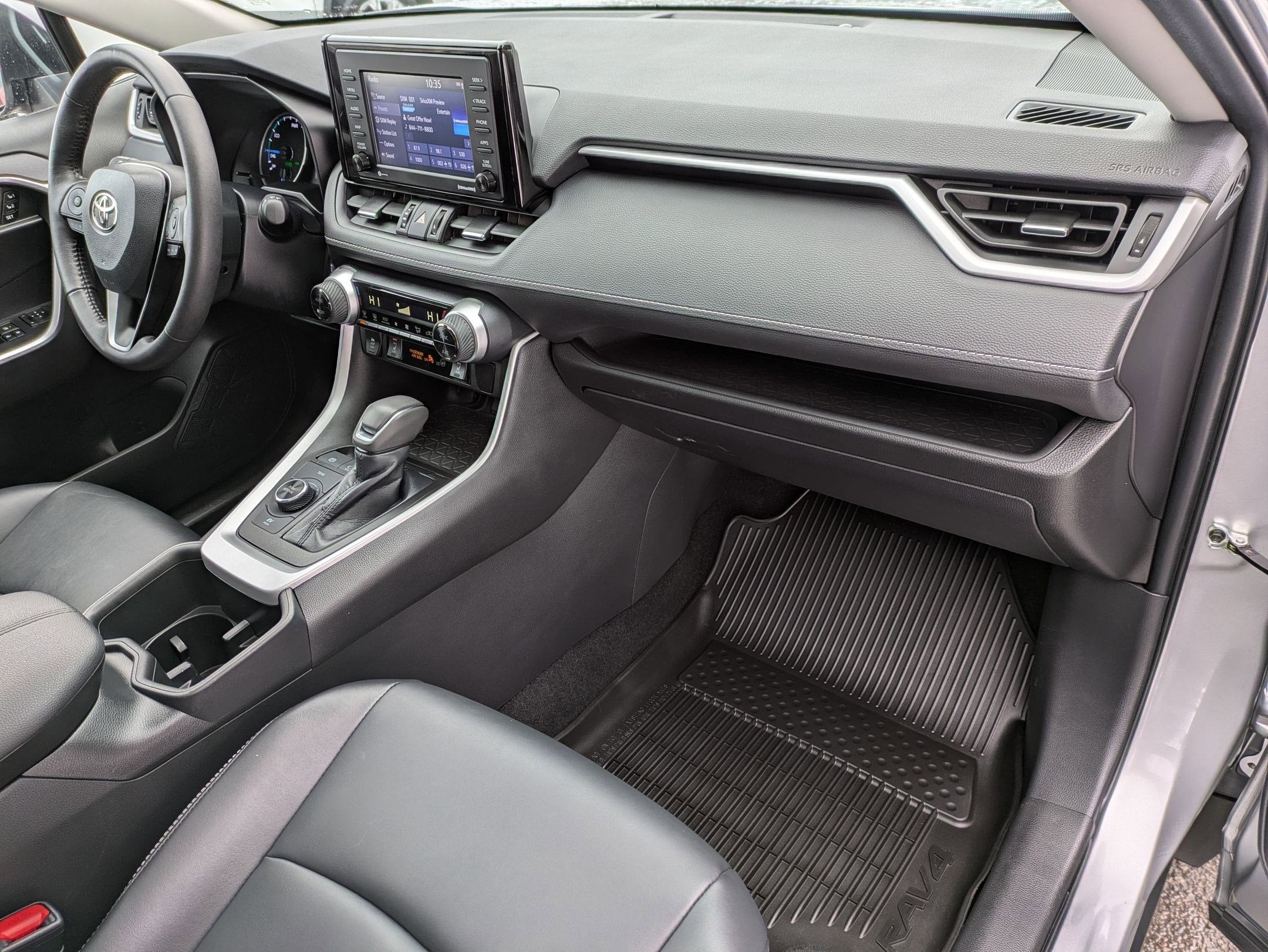 2022 Toyota RAV4 Hybrid XLE Premium w/ Cold Weather Pkg