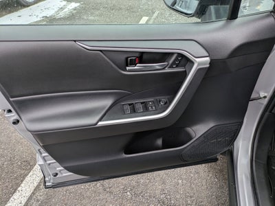 2022 Toyota RAV4 Hybrid XLE Premium w/ Cold Weather Pkg