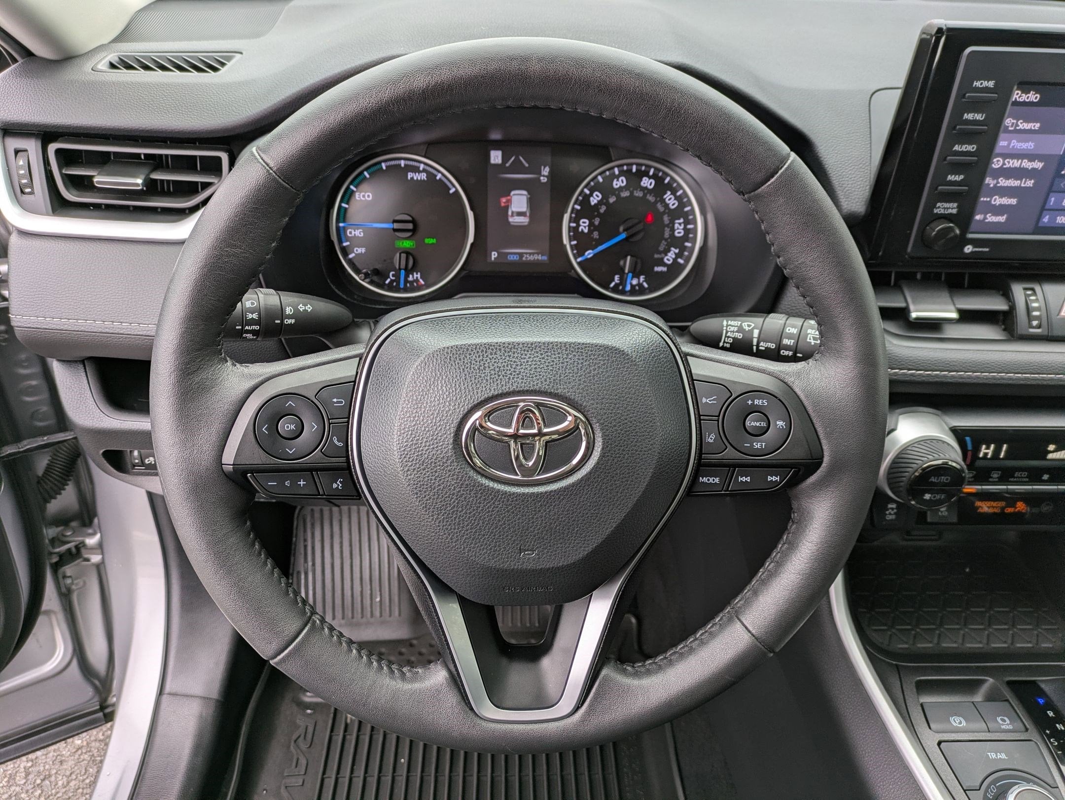 2022 Toyota RAV4 Hybrid XLE Premium w/ Cold Weather Pkg