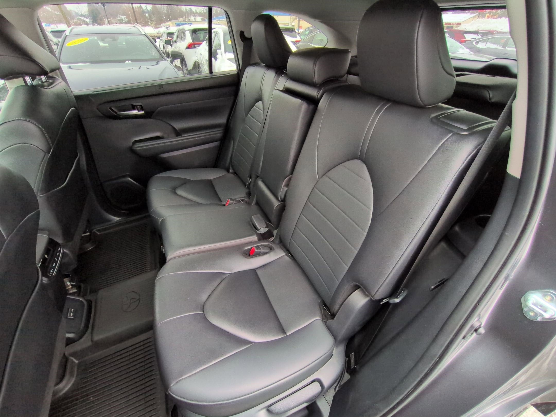 2024 Toyota Highlander Hybrid XLE