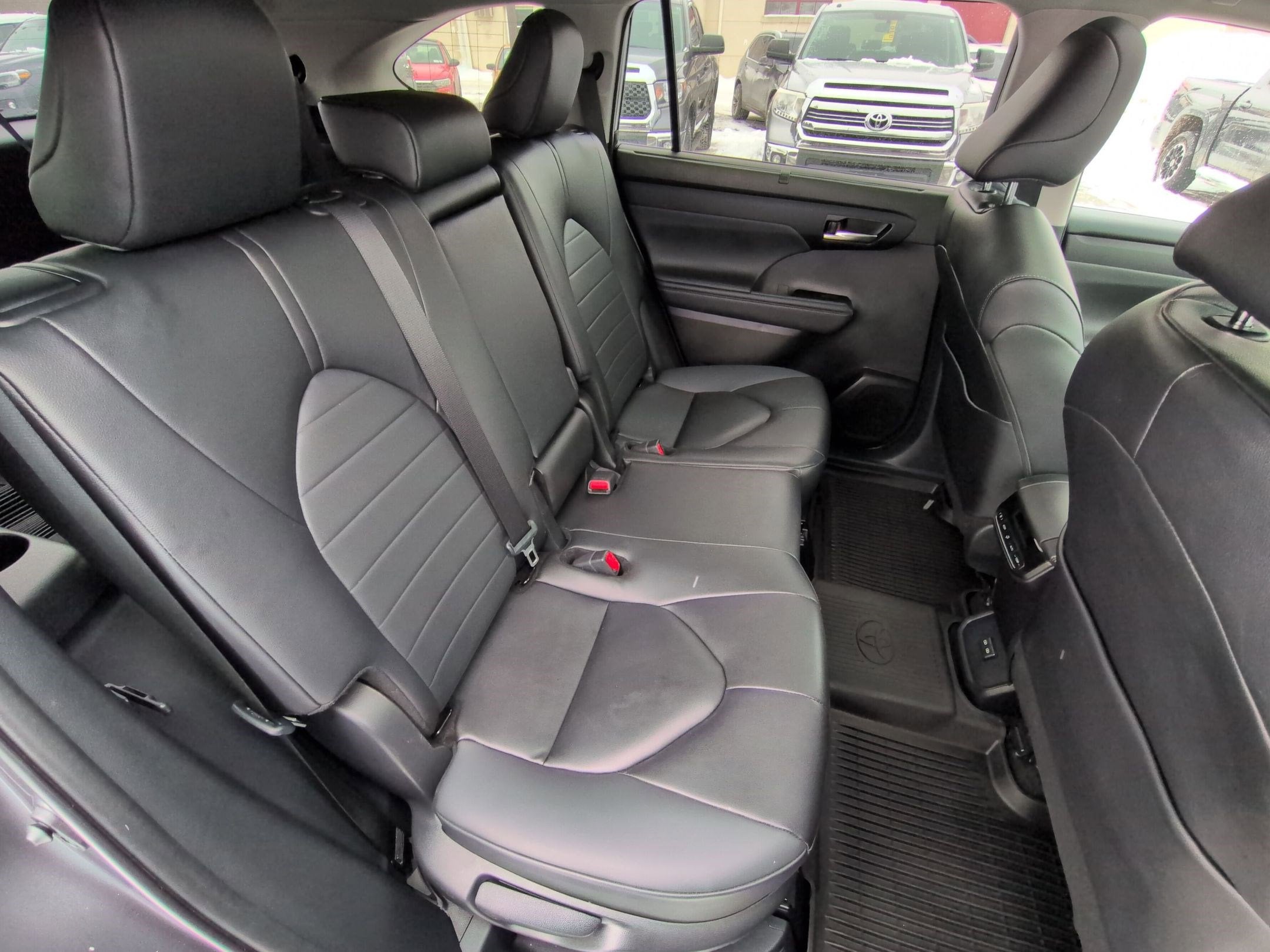 2024 Toyota Highlander Hybrid XLE