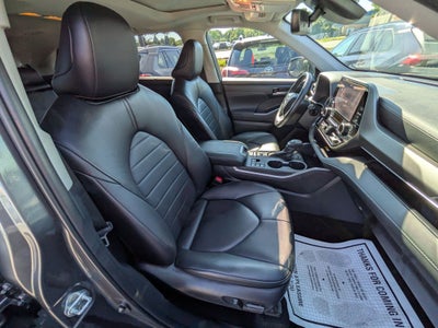 2024 Toyota Highlander XLE
