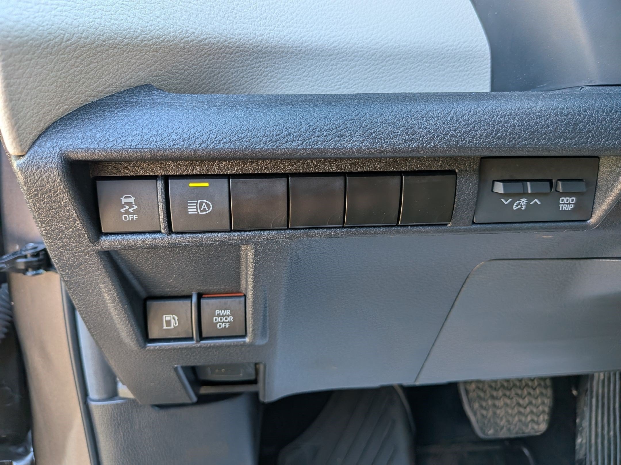 2024 Toyota Sienna XLE 8 Passenger