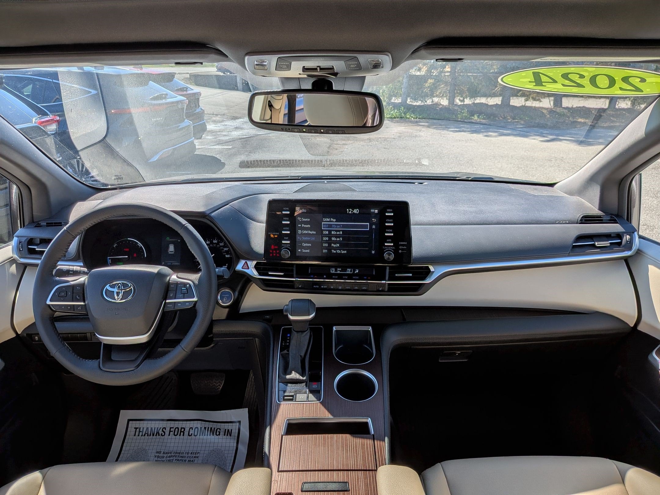 2024 Toyota Sienna XLE 8 Passenger