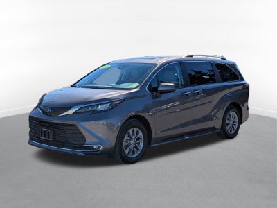 2024 Toyota Sienna XLE 8 Passenger