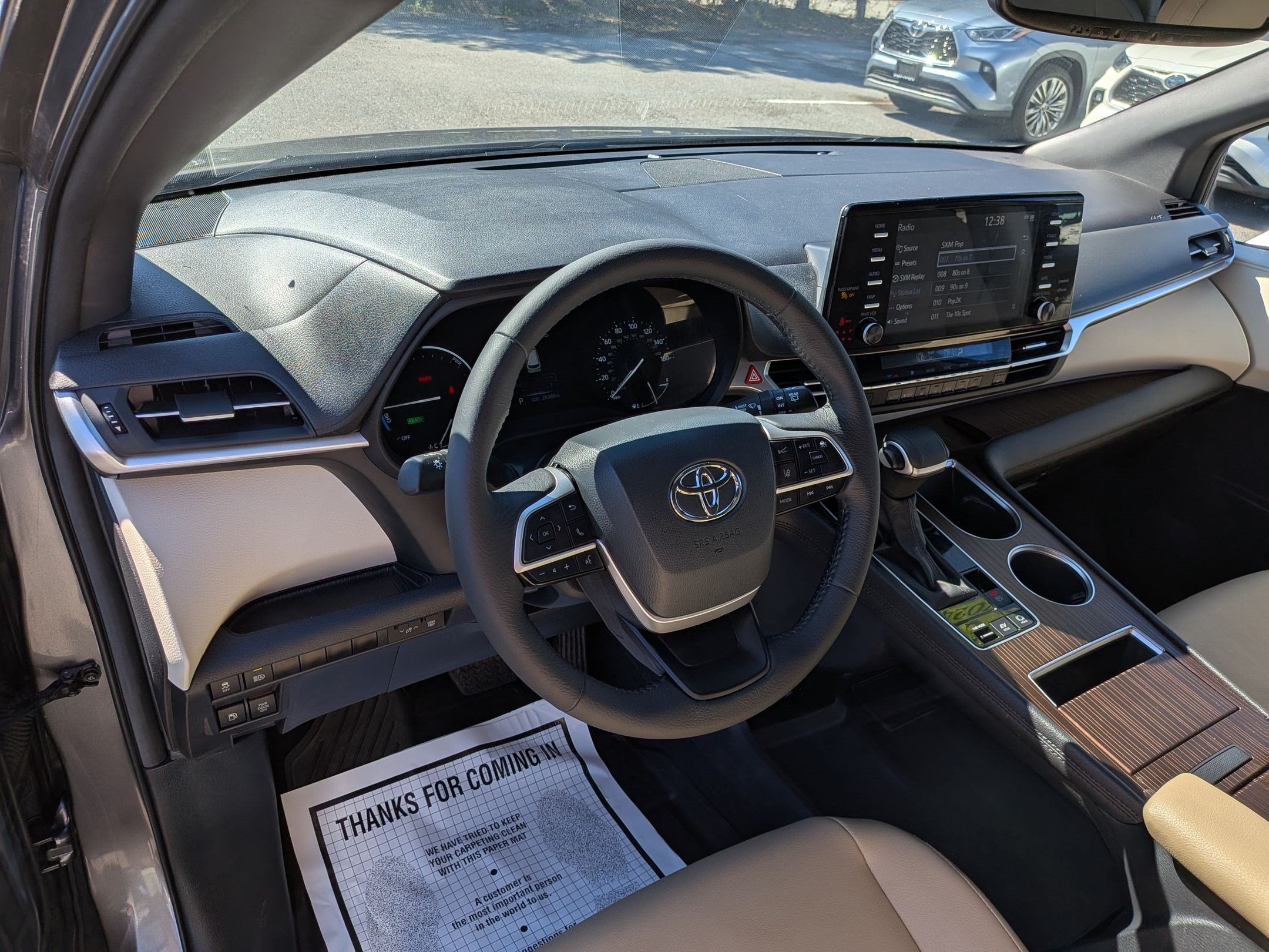 2024 Toyota Sienna XLE 8 Passenger