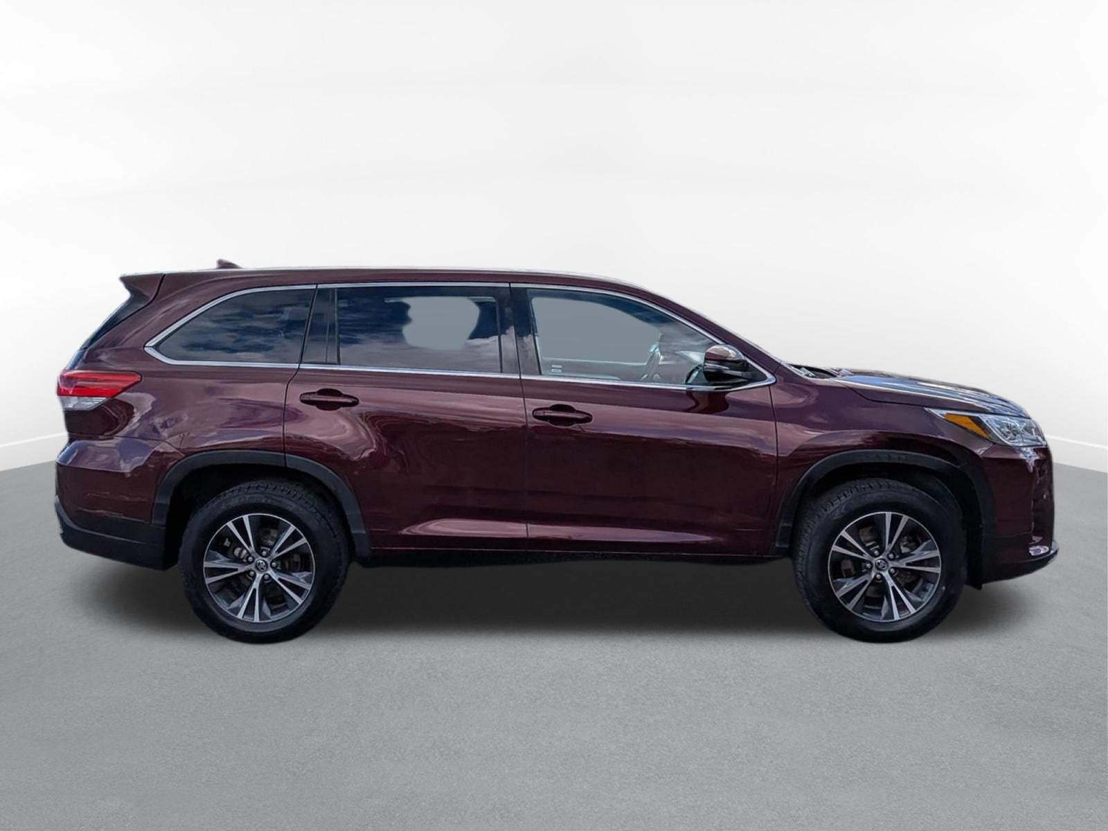 2017 Toyota Highlander LE Plus FWD