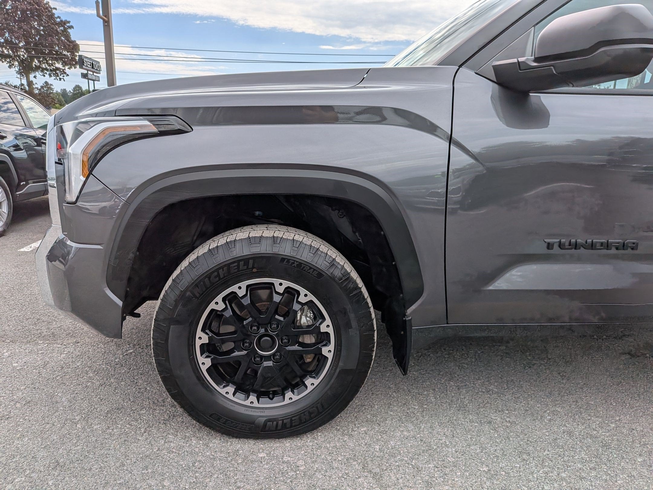 2024 Toyota Tundra SR5 OFF ROAD