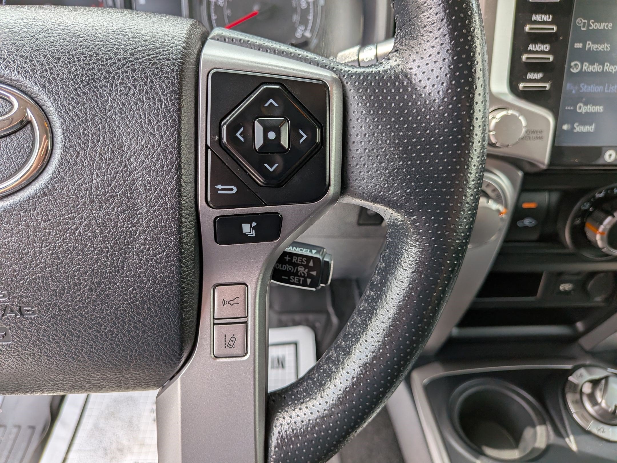 2023 Toyota 4Runner SR5 Premium w/ Third Row Seats