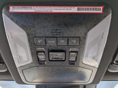 2022 Toyota RAV4 Hybrid SE w/ Convenience & Weather Pkg