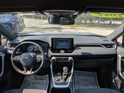 2022 Toyota RAV4 Hybrid SE w/ Convenience & Weather Pkg