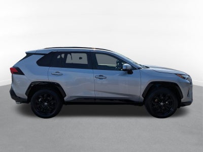 2022 Toyota RAV4 Hybrid SE w/ Convenience & Weather Pkg