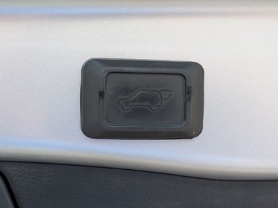 2022 Toyota RAV4 Hybrid SE w/ Convenience & Weather Pkg