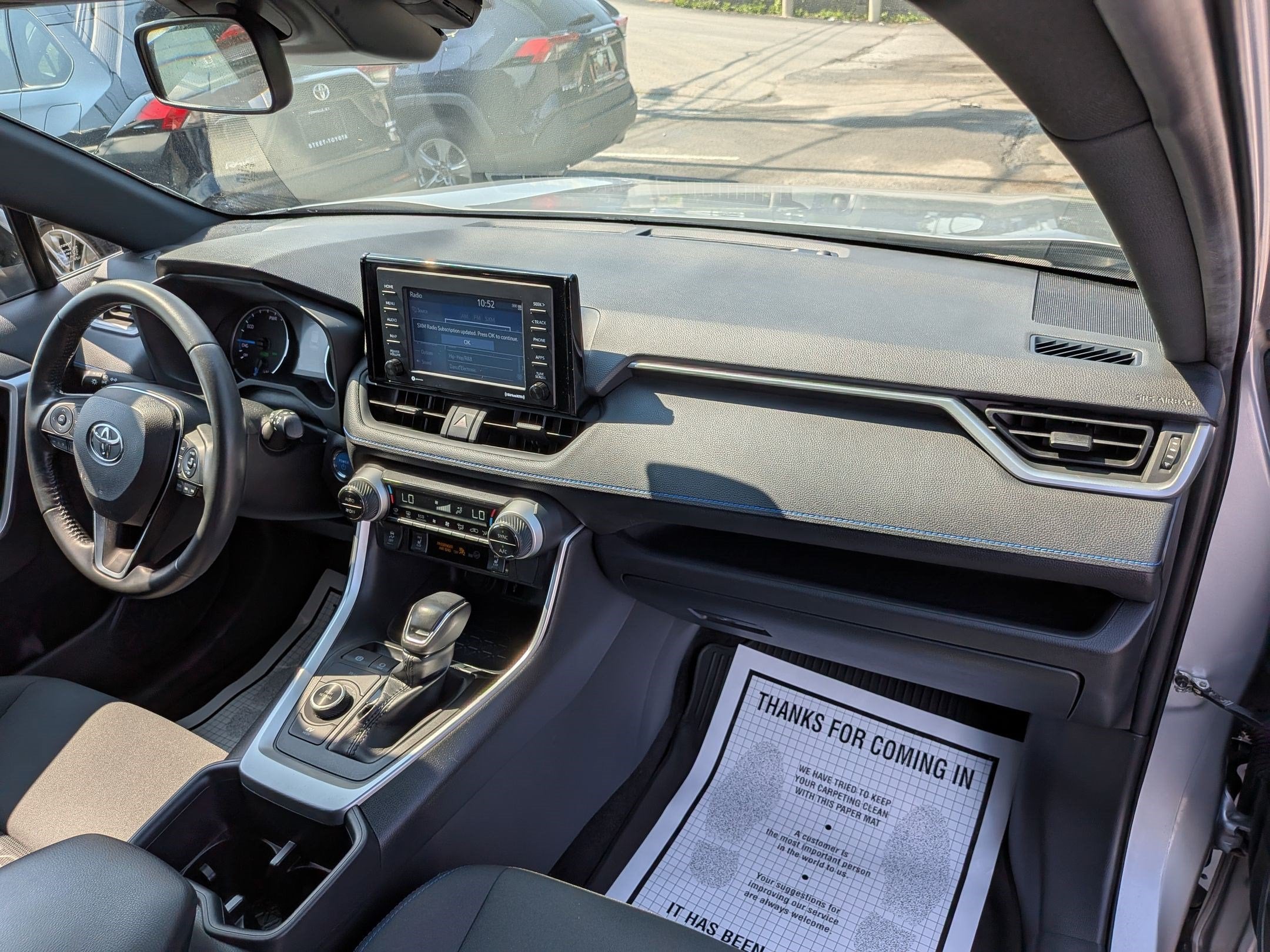 2022 Toyota RAV4 Hybrid SE w/ Convenience & Weather Pkg