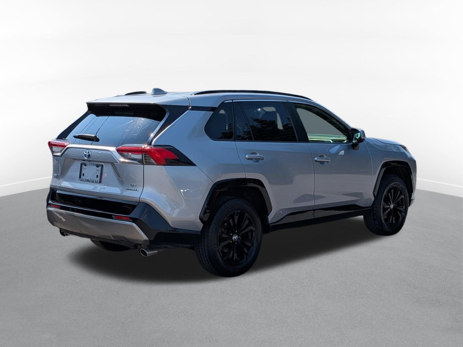 2022 Toyota RAV4 Hybrid SE w/ Convenience & Weather Pkg