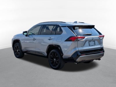 2022 Toyota RAV4 Hybrid SE w/ Convenience & Weather Pkg