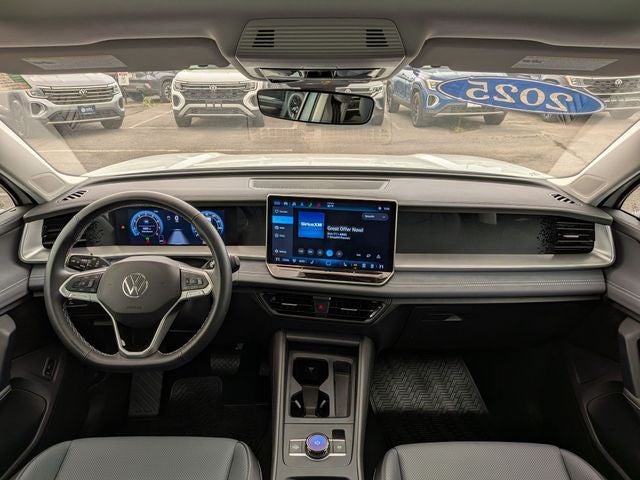2025 Volkswagen Tiguan 2.0T SE