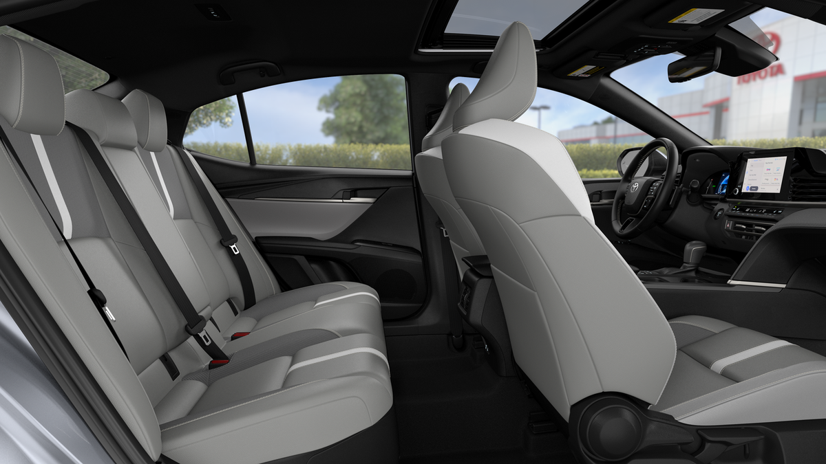 2026 Toyota Camry SE AWD